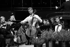 Theodor-Sink-cello-Gabriel-Pernet-and-Jarvi-Academy-Sinfonietta-3_photo-credit-Taavi-Kull