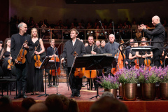 Amihai-Grosz-Paavo-Jarvi-and-Estonian-Festival-Orchestra-6-_photo-credit-Kaupo-Kikkas