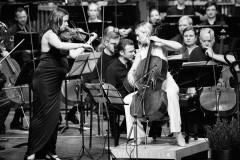Kristine-and-Margarita-Balanas_Paavo-Jarvi_Estonian-Festival-Orchestra-2_photo-credit-Kaupo-Kikkas