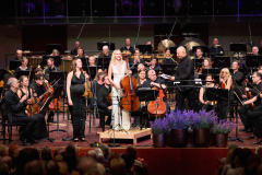 Kristine-and-Margarita-Balanas_Paavo-Jarvi_Estonian-Festival-Orchestra_photo-credit-Kaupo-Kikkas