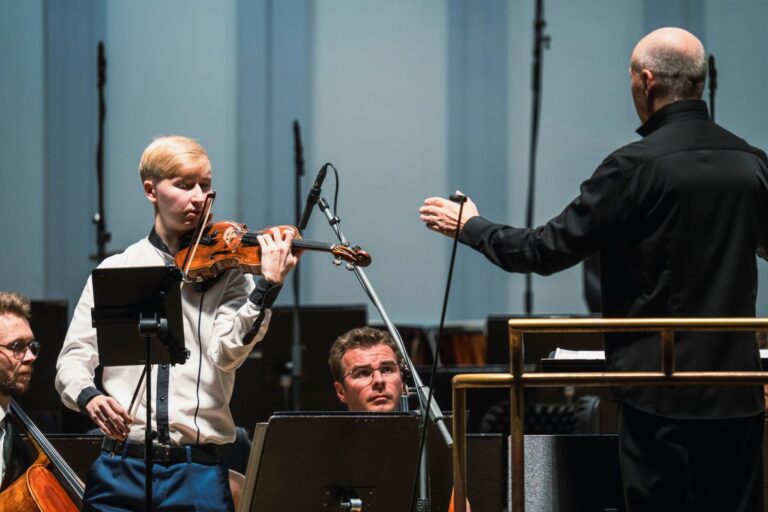 Carnegie Hallis kõlab Eesti nimi: Eesti Festivaliorkester alustab Arvo Pärdi sünnipäeva-aasta turneed